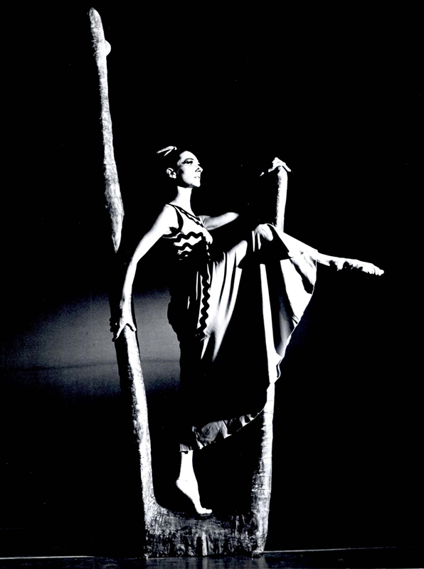 לתוך המבוך רנה שינפלד. צילום: מולה עשת