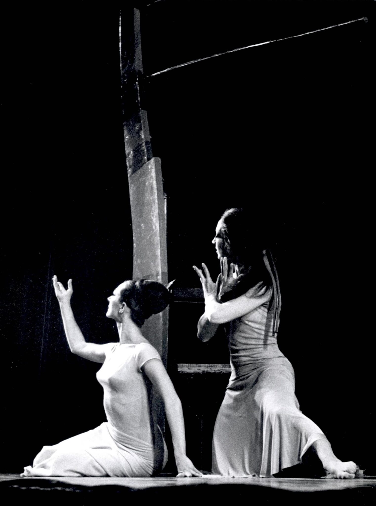 הגן אחוז המלחמה רנה שינפלד וגליה גת. צילום: יעקב אגור