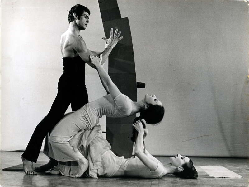 הגן אחוז המלחמה לינדה הודס, רנה שינפלד ואהוד בן דוד. צילום: מולה עשת