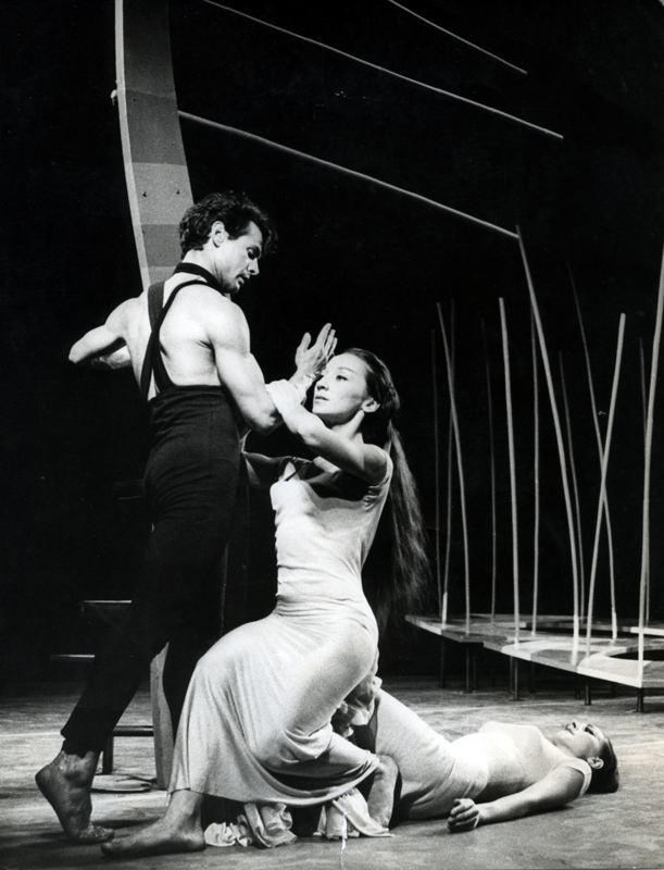 הגן אחוז המלחמה רנה שינפלד, גליה גת ואהוד בן דוד. צילום: יעקב אגור