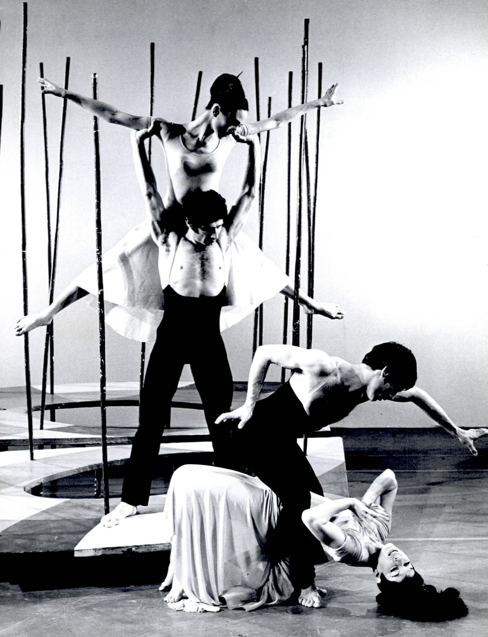 הגן אחוז המלחמה לינדה הודס,  אהוד בן דוד, משה אפרתי ורנה שינפלד. צילום: מולה עשת