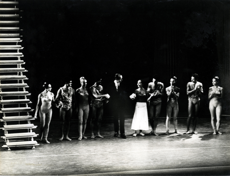 סארגאסו אשרה אלקיים רונן, משה רומנו, רינה גלוק, משה אפרתי, גליה גת, גלן טטלי, אהוד בן דוד, רות לרמן, רחמים רון ואהובה ענברי. צילום: יעקב אגור