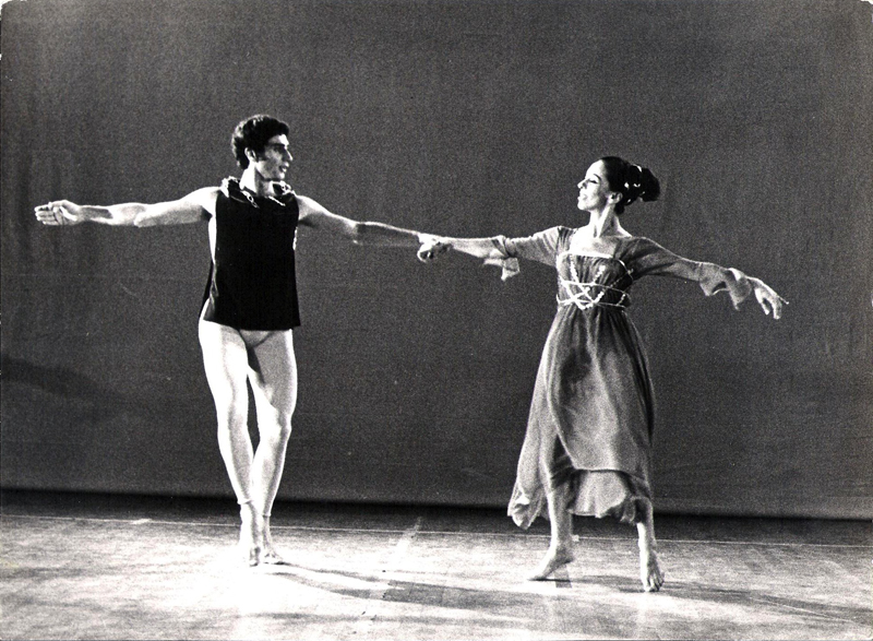 Rena Gluck Rena Gluck, Moshe Efrati -  Photographer Unknown