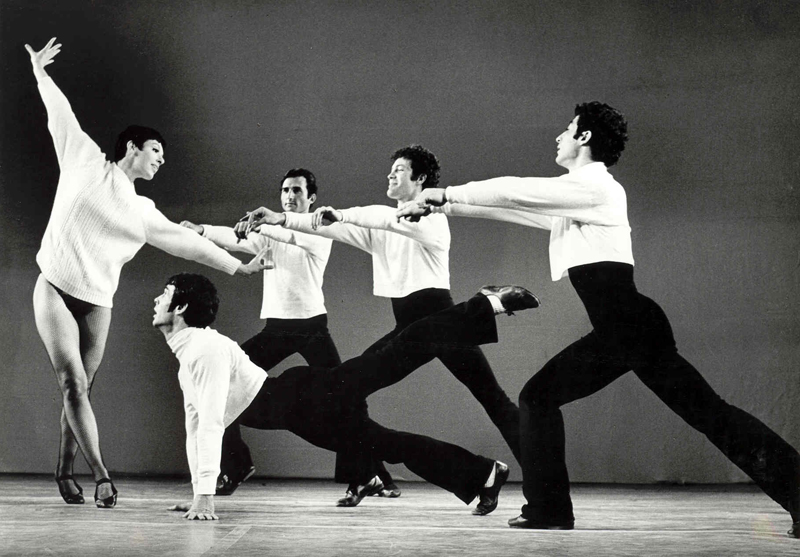 Come and Get the Beauty of It while It’s Hot Yacov Sharir, Rahamim Ron, Moshe Romano, Ehud Ben David, Linda Hodes -       Photo: Mula Eshet