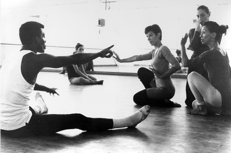 Moves Rena Gluck, Nurit Stern, Linda Hodes, John Jones rehearsal -  Photographer Unknown