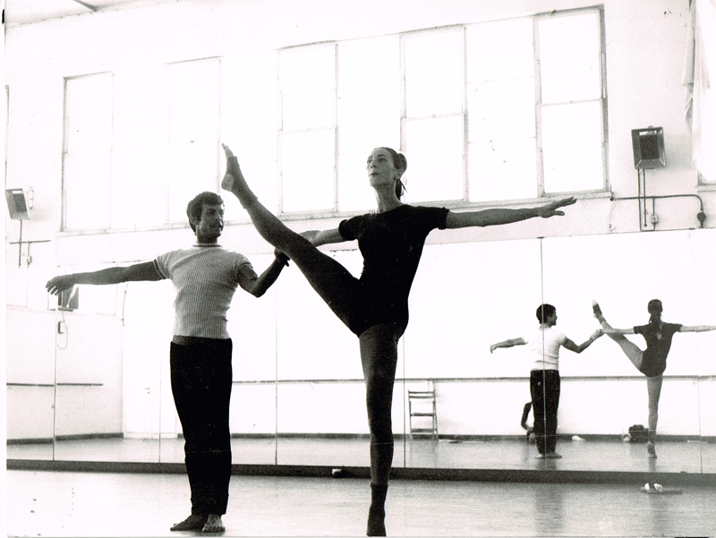 Moves Rina Schenfeld, Ehud Ben David -  Photographer Unknown