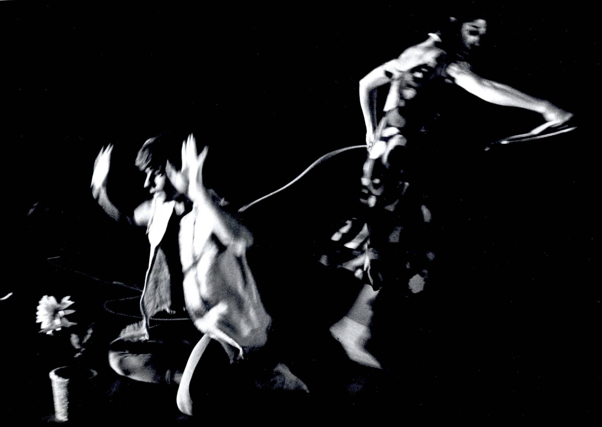 אדם וחוה לינדה הודס ושמעון בראון. צלם לא ידוע