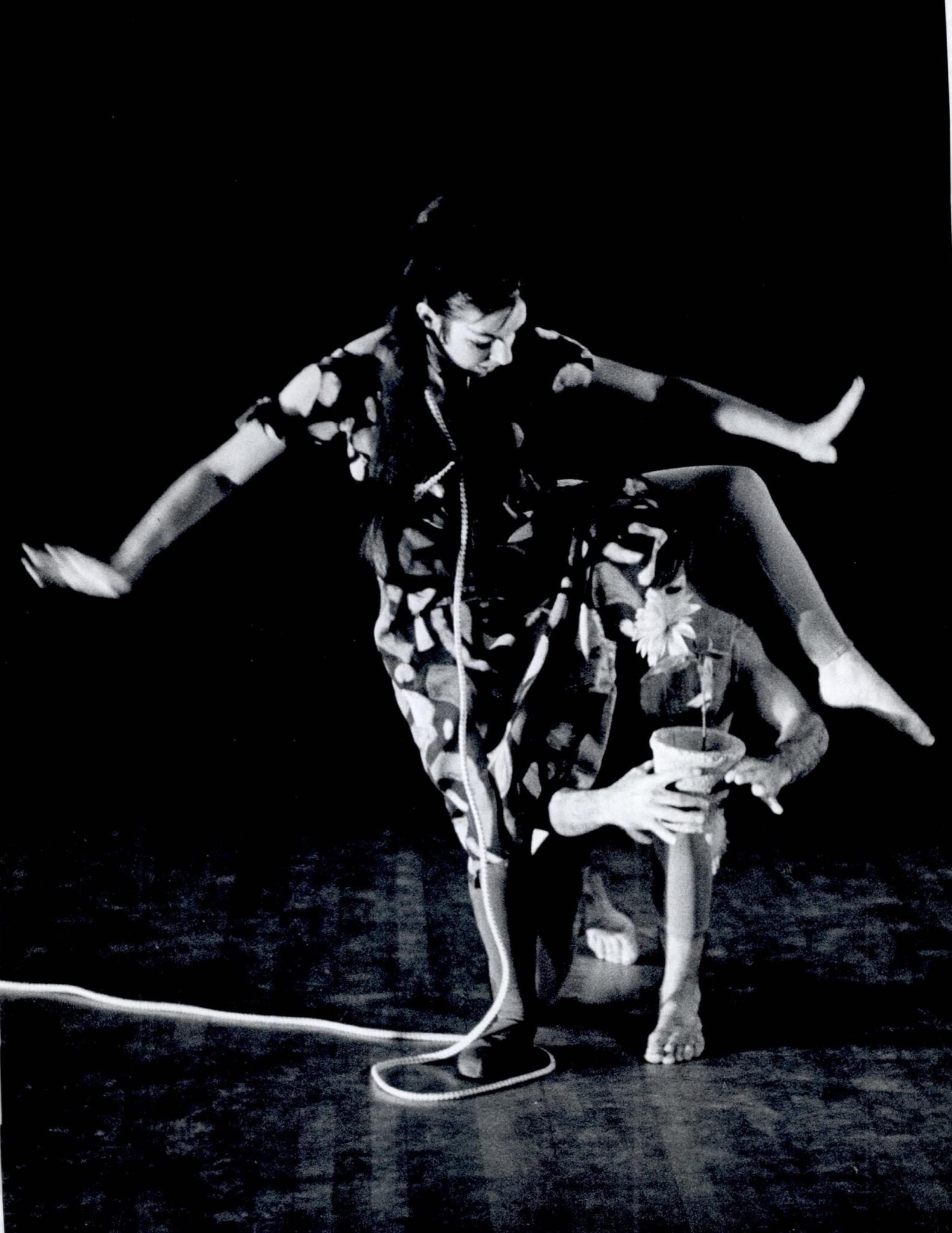 אדם וחוה לינדה הודס ושמעון בראון. צלם לא ידוע