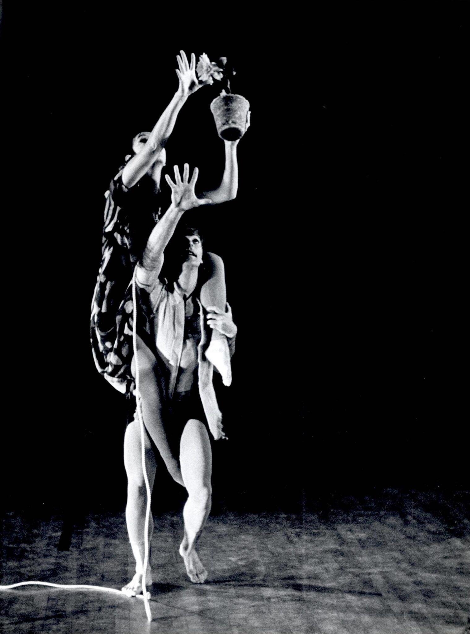 אדם וחוה לינדה הודס ושמעון בראון. צלם לא ידוע