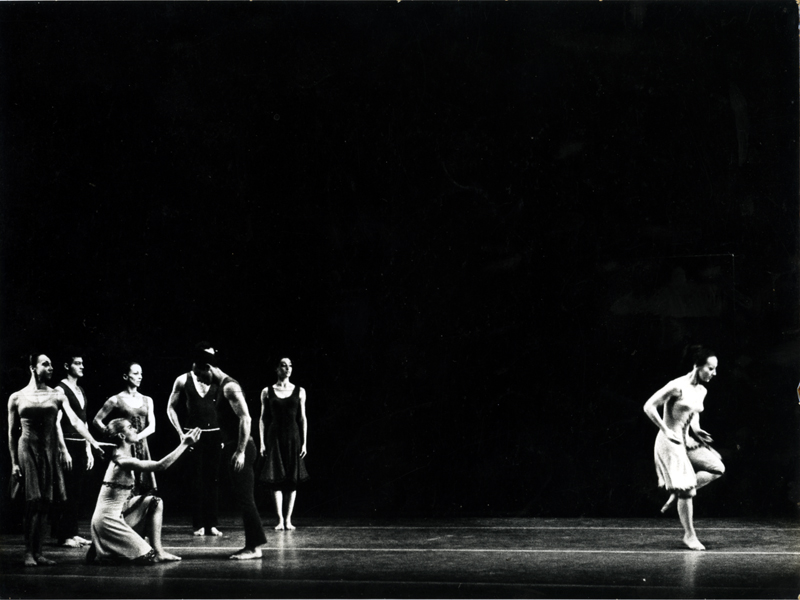 האירוסין בצד גליה גת, נורית שטרן, דני בינסטד, שמעון בראון, רות לרמן, רינה גלוק, רחמים רון ואהובה ענברי. צילום: יעקב אגור