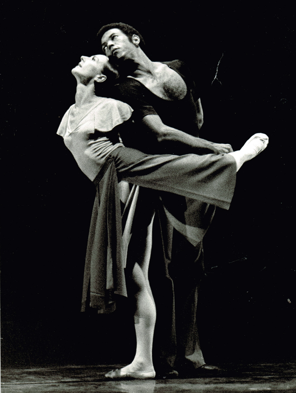 פואמה של התעלות רנה שינפלד, דרק לינטון - צילום: יעקב אגור