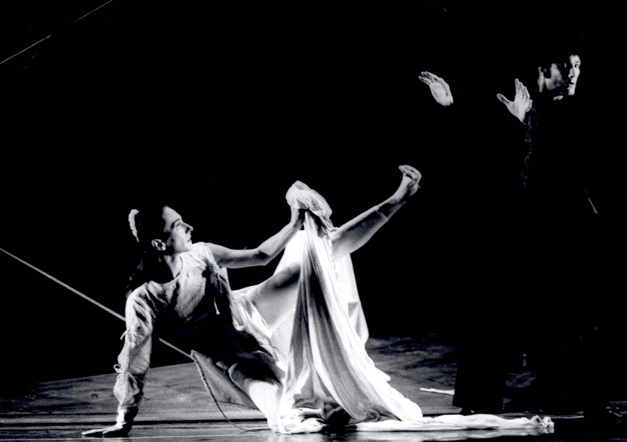 הדיבוק רנה שינפלד, רחמים רון - צילום: יעקב אגור