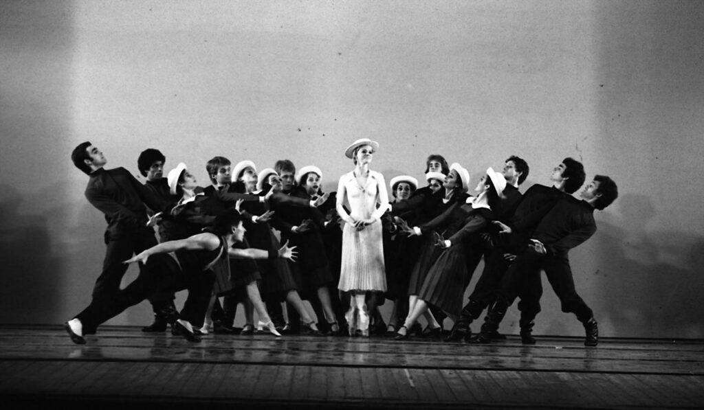 Through the City Streets (based on the Lady & The Hooligan)