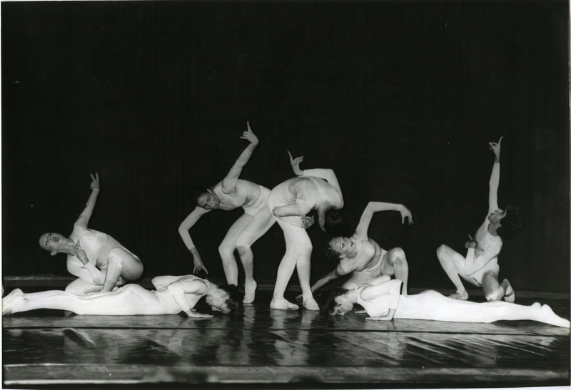 תיבת המחול - צלם לא ידוע