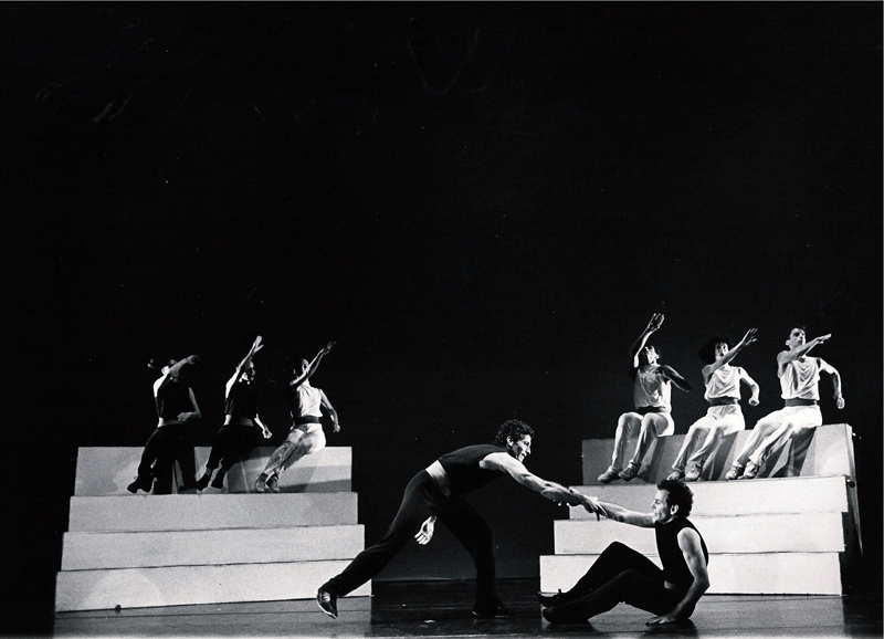 Eight Heads Center: Shai Gottesman, Itzik Galili -  Photographer Unknown